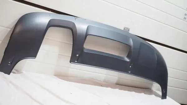 Audi Q3 Spoiler Trasero 8U0807568 image 3
