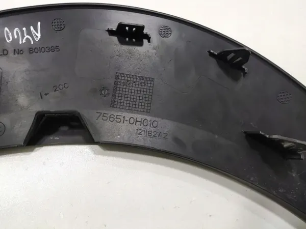 OEM 75651-0H010 Garde-boue arrière droit Toyota Aygo X image 4