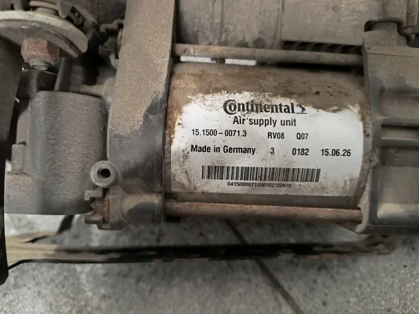 Compresseur d'air Volvo XC90 d'occasion OEM 15.1500-0071.3 image 4