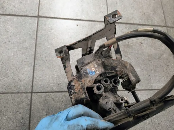 Compresseur d'air Volvo XC90 d'occasion OEM 15.1500-0071.3 image 6