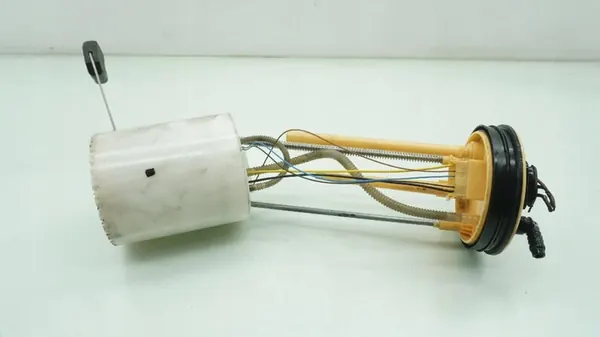 VW Amarok 2.0 TDI Kraftstoffpumpe 2H0919050B image 5