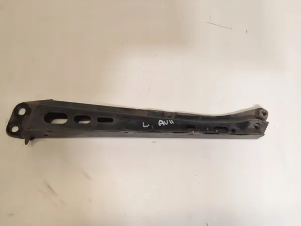 TOYOTAAVENSISKIEŁPRAWYMOCOWANIEWÓZKA Oikea Hinauskoukku image 2