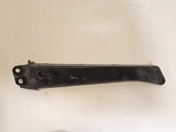 TOYOTAAVENSISKIEŁPRAWYMOCOWANIEWÓZKA Oikea Hinauskoukku image 3