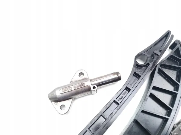 Mercedes-Benz E-Class Timing Chain E 250 D Diesel 1993 image 4