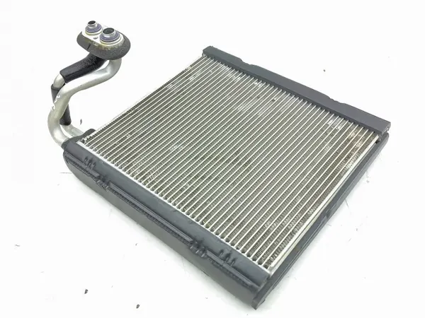 Ilmastointihöyrystin Ford Mustang Mach-E 2024 OEM AMD223160 image 2