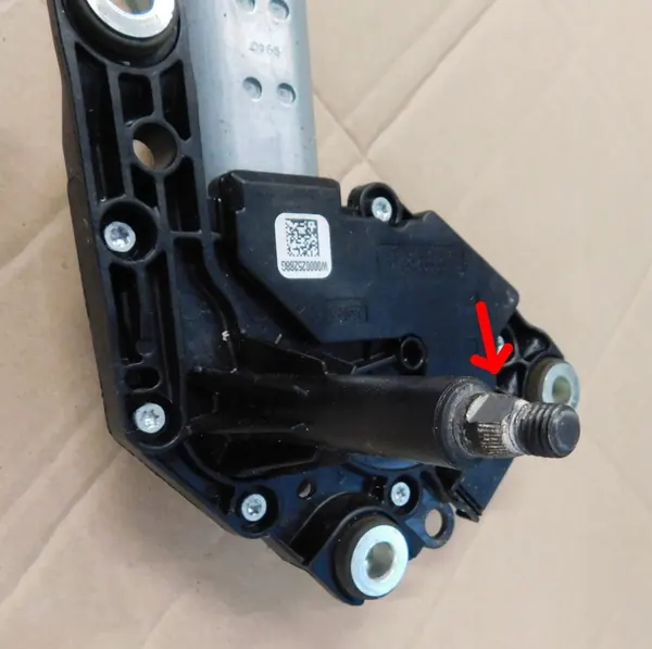 Motor de limpiaparabris trasero W246 LIFT 2018 1.5 CDI A2469061701 image 2