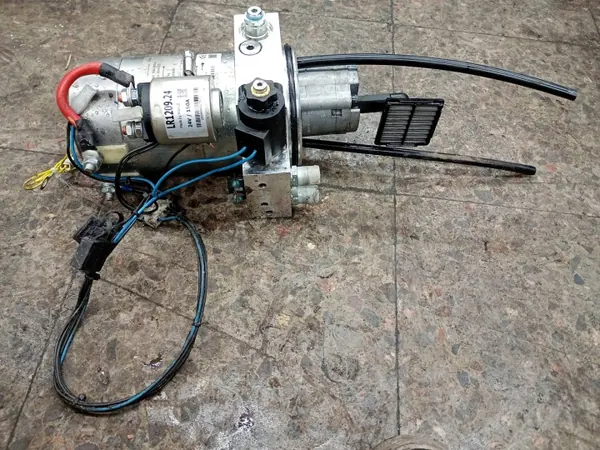 Gebruikte Mercedes elektromotor OEM 11.216.164 image 5