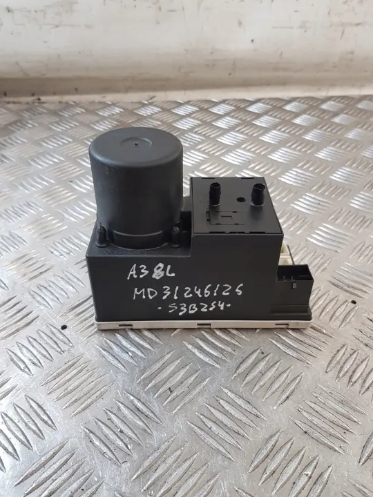 Pompe de verrouillage central Audi OEM 8L0862257K - Occasion image 2