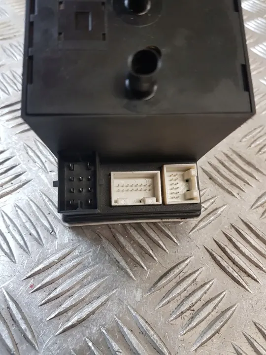 Pompe de verrouillage central Audi OEM 8L0862257K - Occasion image 4