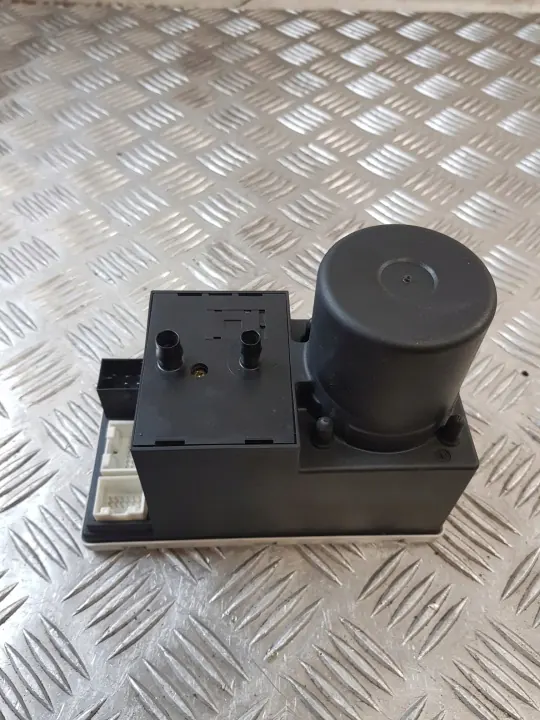 Pompe de verrouillage central Audi OEM 8L0862257K - Occasion image 6