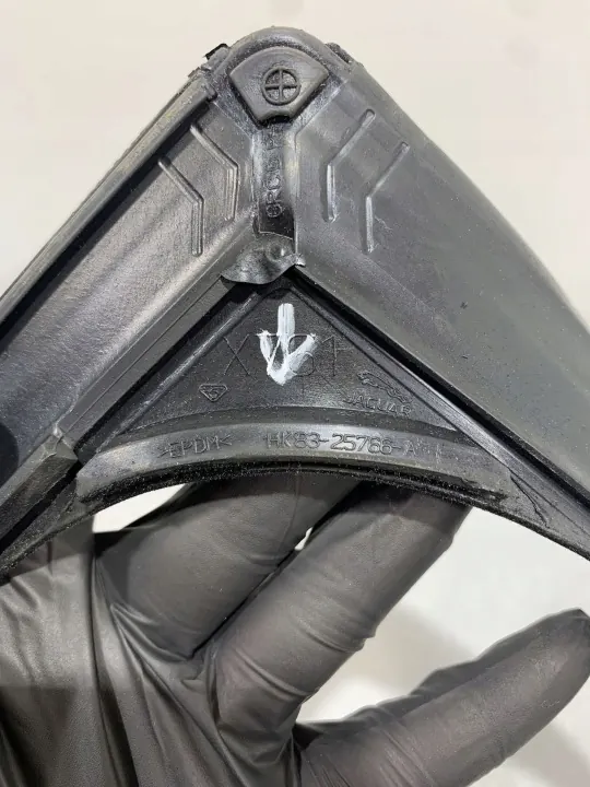Junta ventana puerta trasera Jaguar F-Pace OEM FBZ18908 image 5