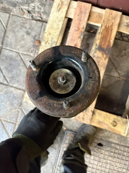 Framfjädring Mitsubishi OE - OEM AMORTYZATOR PRZEDNI image 3