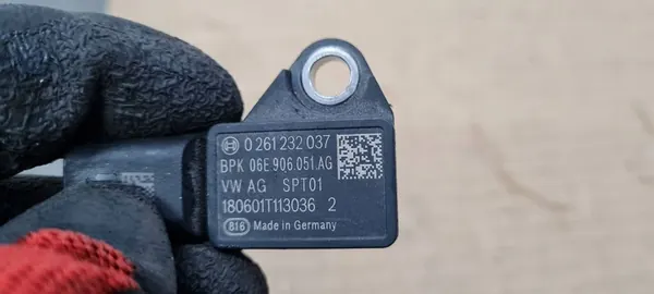 Sensor de pressão de sobrealimentação SQ8 4M RSQ8 Q8 4.0 TSI OEM 06E906051AG image 3