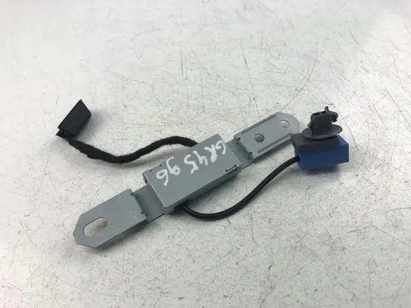 Amplificateur d'antenne Mazda 5 OEM DD1V669N0A - Occasion image 2