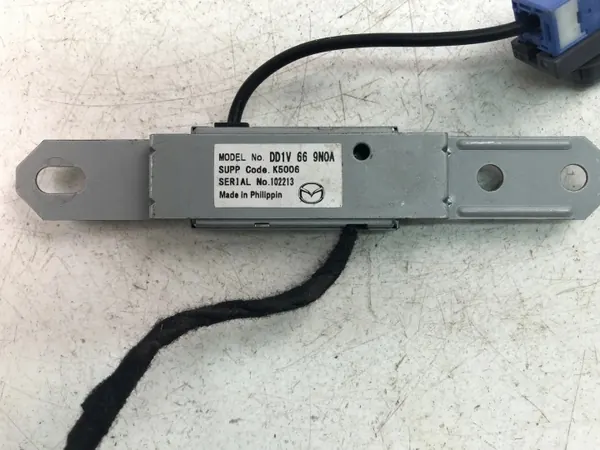Amplificateur d'antenne Mazda 5 OEM DD1V669N0A - Occasion image 3
