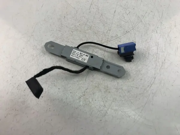 Amplificateur d'antenne Mazda 5 OEM DD1V669N0A - Occasion image 4