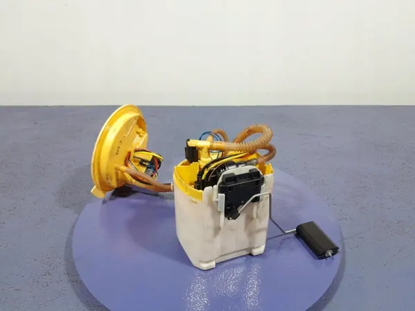 BMW Brandstofpomp Drijver OEM 7401430 X7 G07 image 3
