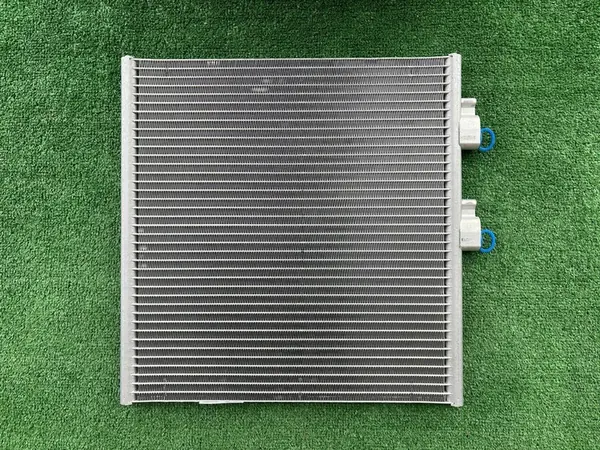 OE Ilmastointiradiatori Porsche Taycan image 2