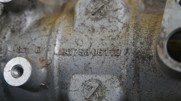 Tampa de válvula 208 II C4 C5 1.2 THP 9675306110 image 3