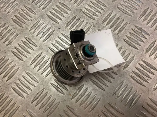 Injector AdBlue Land Rover OEM FPLA189E3AC image 3