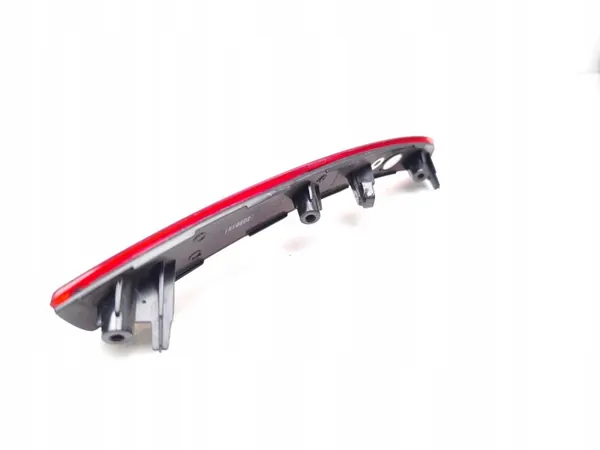Refletor traseiro MG 4 OEM 10976808 - Estado usado image 4