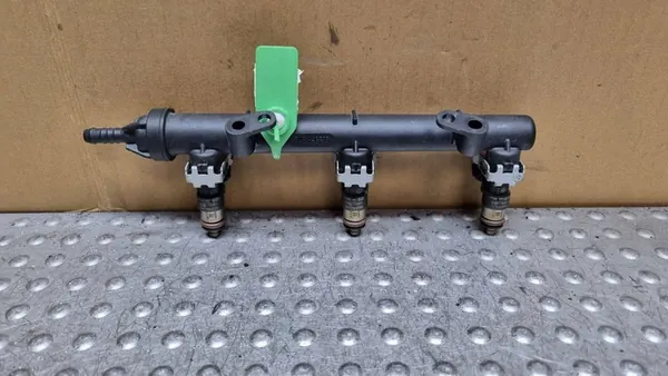 Kraftstoffrail Einspritzdüsen VW UP CITIGO MII 1.0 MPI 04C133313H image 2