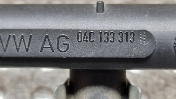 Kraftstoffrail Einspritzdüsen VW UP CITIGO MII 1.0 MPI 04C133313H image 4