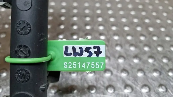 Kraftstoffrail Einspritzdüsen VW UP CITIGO MII 1.0 MPI 04C133313H image 5