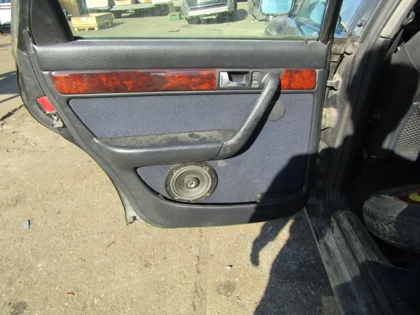 Panel lateral de puerta Audi 100 C4 OEM AK-6-91285 image 2