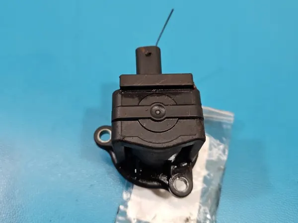 Válvula Turbo OEM 70481800 para Mercedes CLA image 9