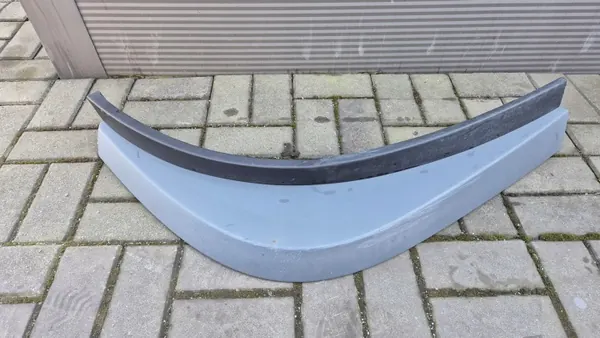 Volvo FH4 rechter bumper spoiler OEM 82674762 image 2