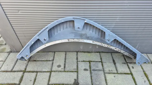 Volvo FH4 rechter bumper spoiler OEM 82674762 image 5