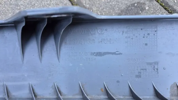 Volvo FH4 rechter bumper spoiler OEM 82674762 image 7