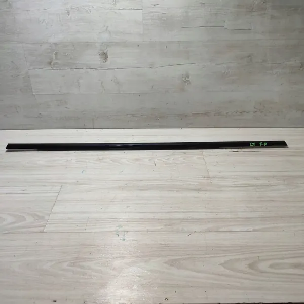 Jaguar F-Pace 2021 Achterdeur raamrubber OEM HK83M25597AE image 2