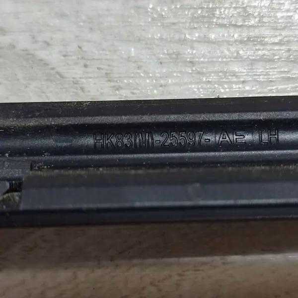 Jaguar F-Pace 2021 Achterdeur raamrubber OEM HK83M25597AE image 4