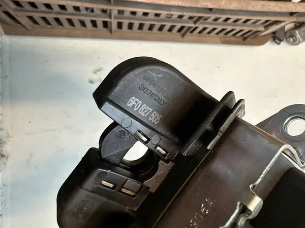 Bagagelås SEAT IBIZA V KJ1 LS4Y HB image 4