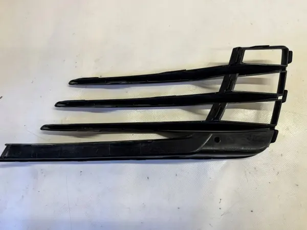 VW Golf Ilmanottohila OEM 5GM853666D9B9 - Satin Musta image 4