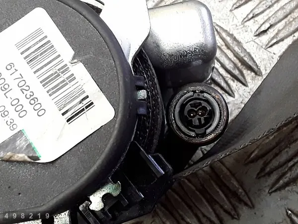 Left Front Seat Belt Opel Astra J image 5