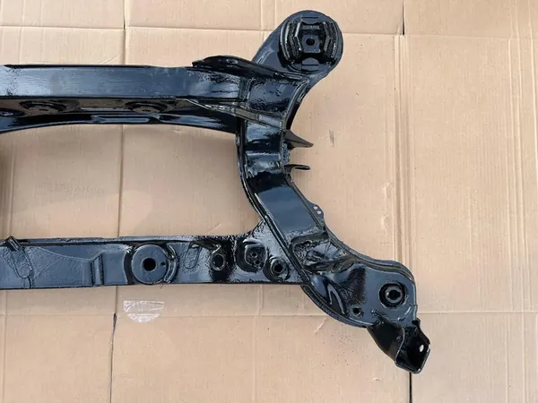 Viga de eixo traseiro Mercedes W203 recondicionada image 2