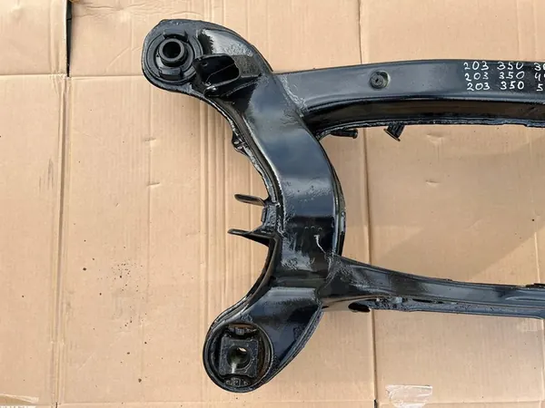 Viga de eixo traseiro Mercedes W203 recondicionada image 4