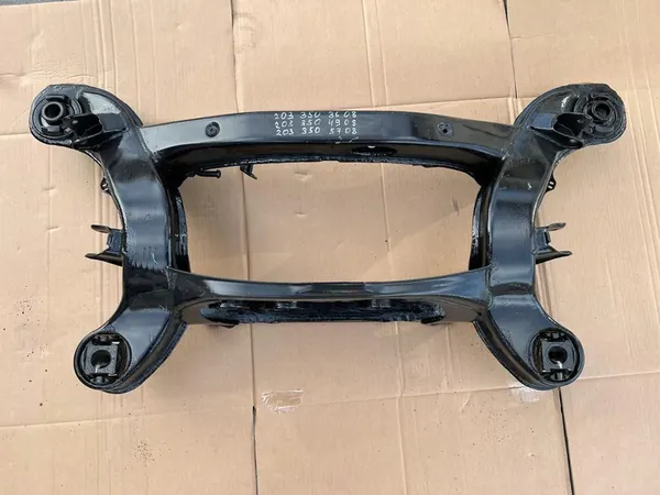 Viga de eixo traseiro Mercedes W203 recondicionada image 6