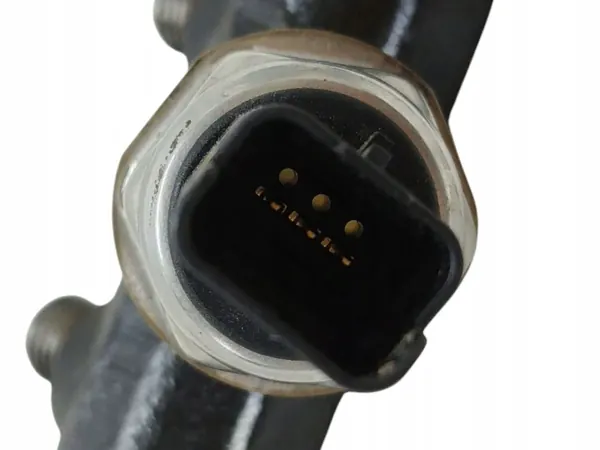 Sensor Presión Combustible Renault OEM 171321107 - Usado image 7
