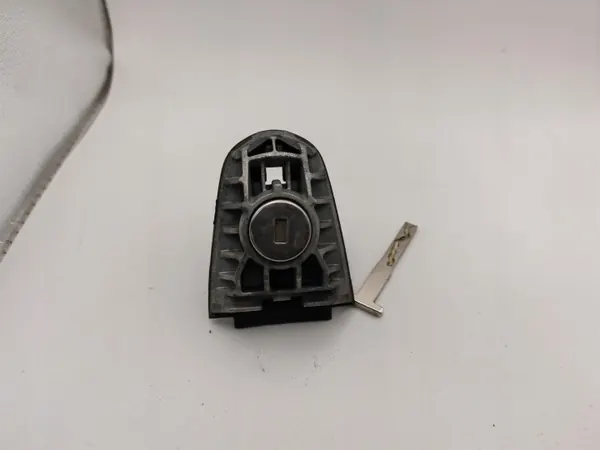 Insert de serrure clé Ford Fiesta MK8 OEM J008230 image 5
