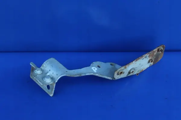 Rechter Spritzschutzhalter OEM A1716203214 Mercedes image 4