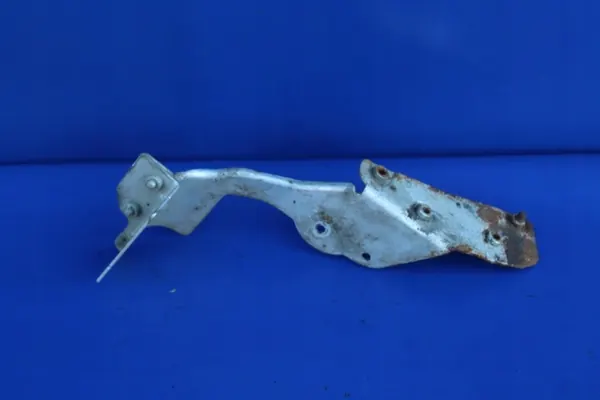 Rechter Spritzschutzhalter OEM A1716203214 Mercedes image 5