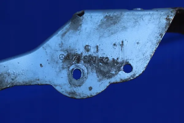 Rechter Spritzschutzhalter OEM A1716203214 Mercedes image 6