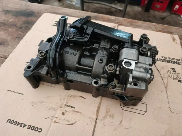 Pompe à huile OEM 03L103537 pour VW AUDI 2.0 TDI image 3