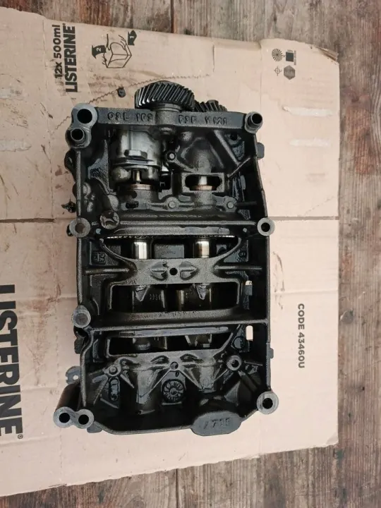 Pompe à huile OEM 03L103537 pour VW AUDI 2.0 TDI image 6