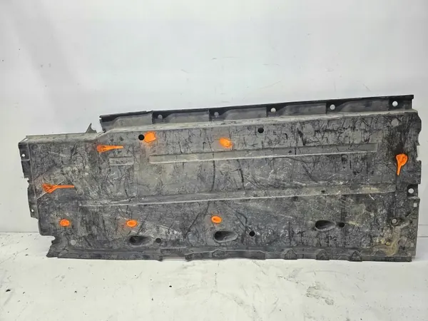 Vasen alustasuojus OEM 8E0825207B Audi A4 B7 image 2