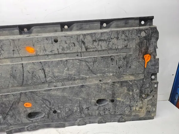 Vasen alustasuojus OEM 8E0825207B Audi A4 B7 image 7